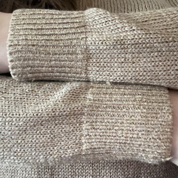 Club Monaco - Italian Yarn Gold Knit Sweater w/ Back Cut-Out: Women’s XS - Picture 5 of 7